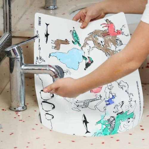Podkład na biurko 480x335mm STRIGO FUNNY MAT biały mapa świata zwierzęta w zestawie z kredkami lub flamastrami