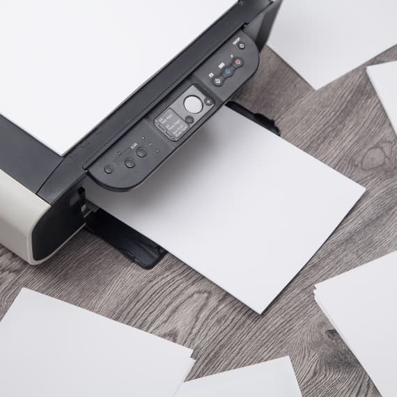 Jaki papier do drukarki wybrać? Poznaj zastosowanie i rodzaje papieru